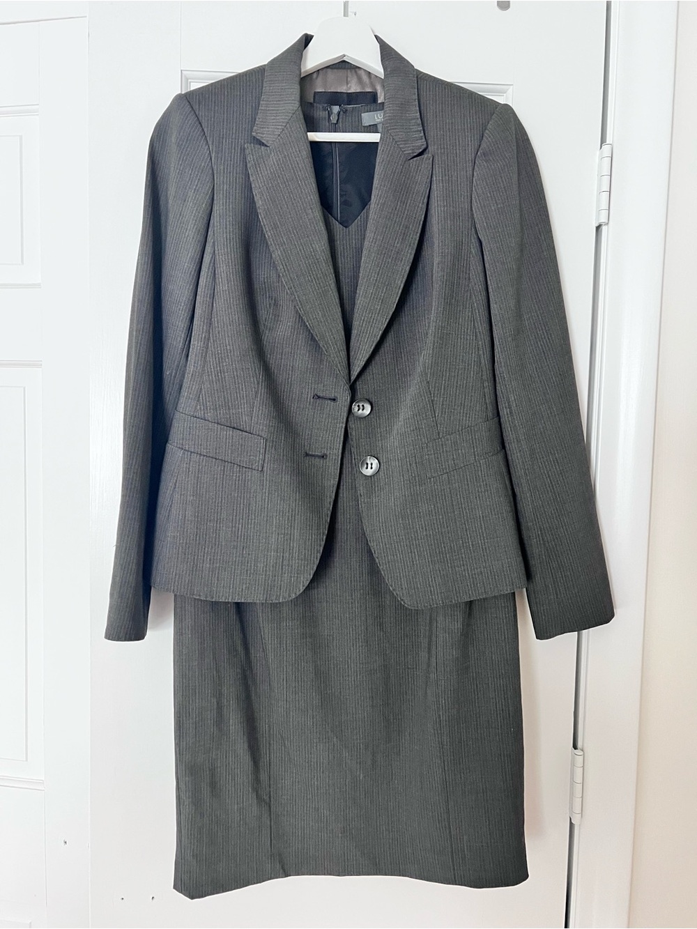 Luxe by The Limited Gray Pinstripe Women’s Tailored Two-Button Blazer